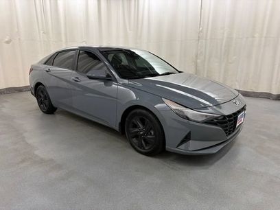 Used 2022 Hyundai Elantra SEL w/ Convenience Package
