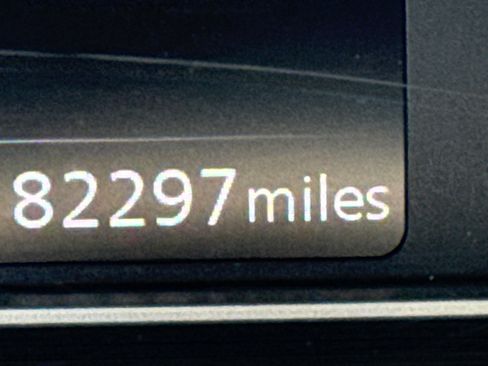 Used 2018 Nissan Leaf SL w/ SL Technology Package FWD image 17