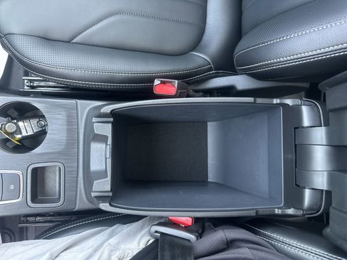 Used 2025 Ford Escape SE w/ PHEV Premium Package FWD image 35