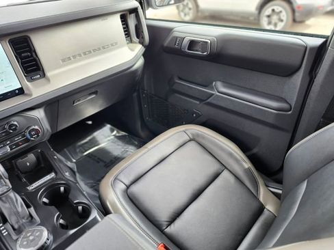 Used 2025 Ford Bronco Outer Banks image 15