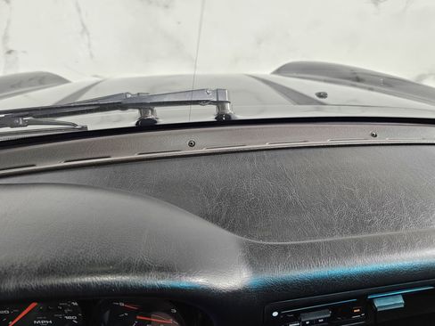 Used 1995 Porsche 911 Carrera RWD image 44