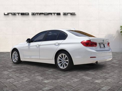 Used 2017 BMW 320i Sedan RWD image 3