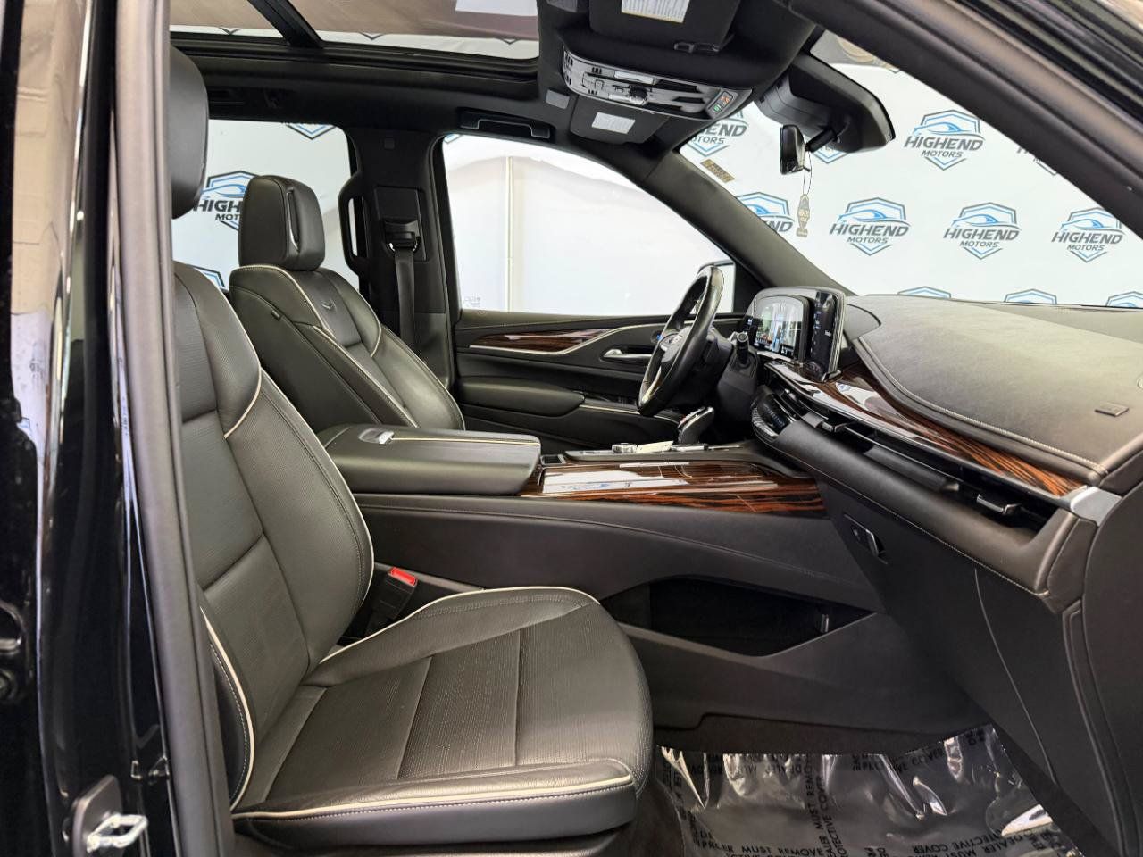 Used 2023 Cadillac Escalade Premium Luxury w/ LPO, Floor Liner Package AWD/4WD image 28