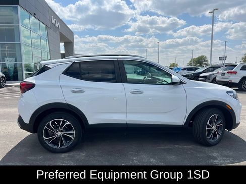 Used 2022 Buick Encore GX Select AWD/4WD image 2