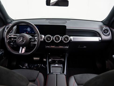 Used 2024 Mercedes-Benz EQB 250+ image 11