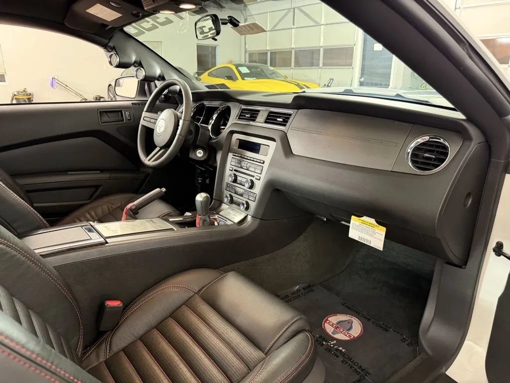 Used 2012 Ford Mustang GT RWD image 32
