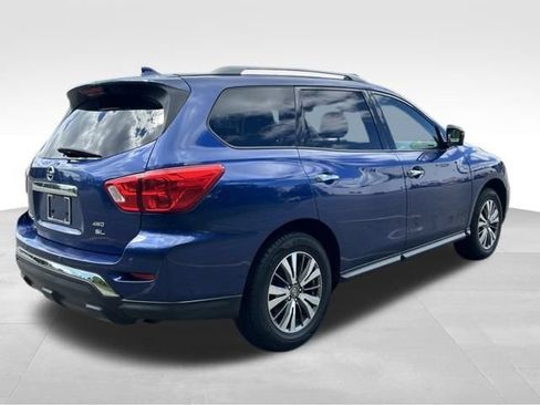 Used 2019 Nissan Pathfinder SL AWD/4WD image 10