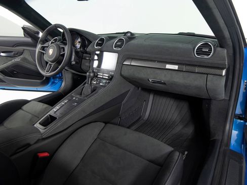Certified 2025 Porsche 718 Cayman GT4 RS RWD image 33