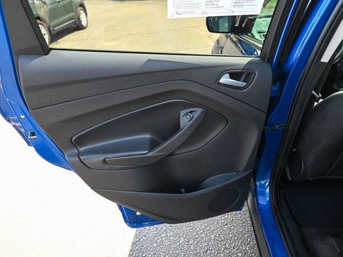 Used 2019 Ford Escape SE FWD image 22