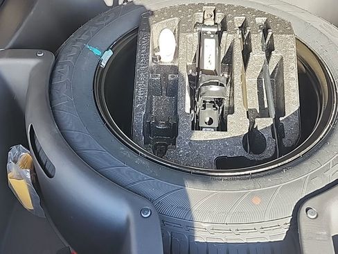 Used 2017 Jeep Grand Cherokee Limited w/ Luxury Group II image 25