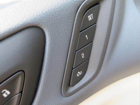 Used 2021 GMC Acadia Denali w/ Denali Technology Package FWD image 11