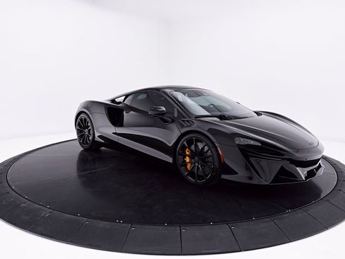 Used 2026 McLaren Artura RWD image 20