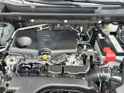 Used 2019 Toyota RAV4 XLE AWD/4WD image 23