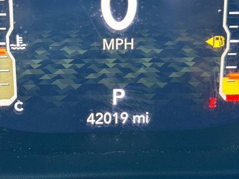 Used 2021 Jeep Gladiator Overland image 22