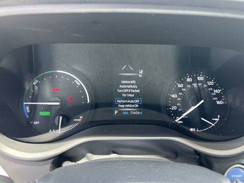 Used 2023 Toyota Sienna XLE FWD image 21