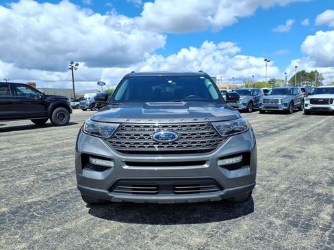 Used 2023 Ford Explorer XLT w/ Equipment Group 202A AWD/4WD image 2