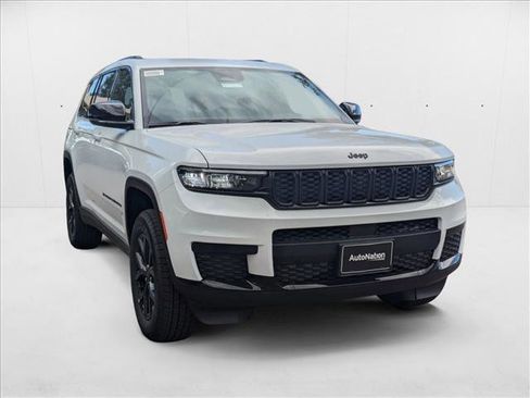 New 2025 Jeep Grand Cherokee L Laredo image 7