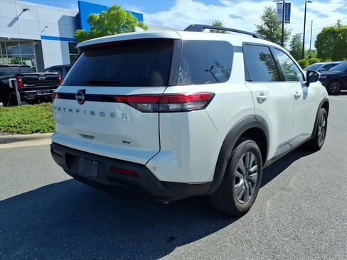 Used 2024 Nissan Pathfinder SV FWD image 32