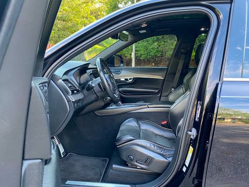 Used 2019 Volvo XC90 T5 R-Design w/ Protection Package Premier FWD image 16