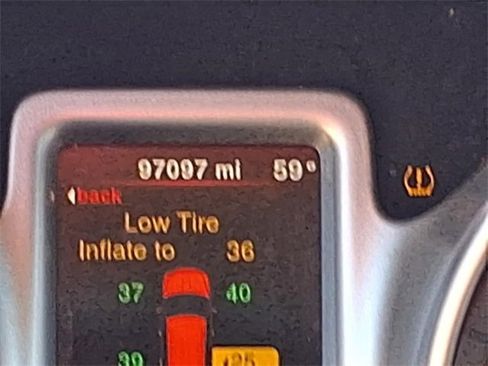 Used 2020 Dodge Journey SE w/ SE Popular Equipment Group image 13