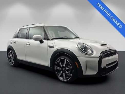 Used 2024 MINI Cooper S FWD image 1
