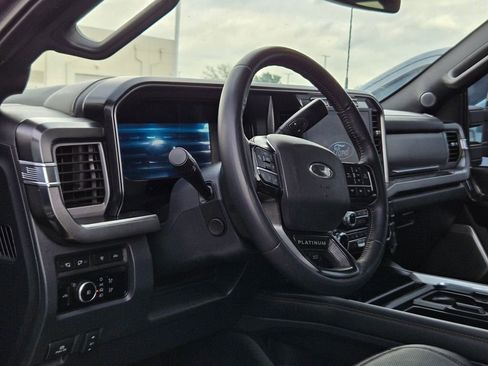 Used 2024 Ford F250 Platinum image 4