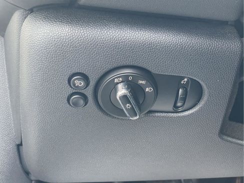 Used 2023 MINI Cooper 2-Door Hardtop image 21