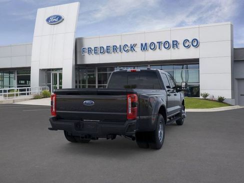 New 2026 Ford F350 4x4 Crew Cab DRW Super Duty image 8