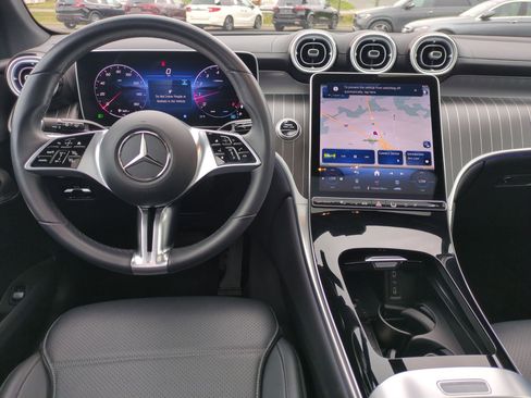 Certified 2025 Mercedes-Benz GLC 300 4MATIC image 32