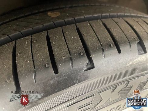 Used 2023 Toyota Prius XLE image 9