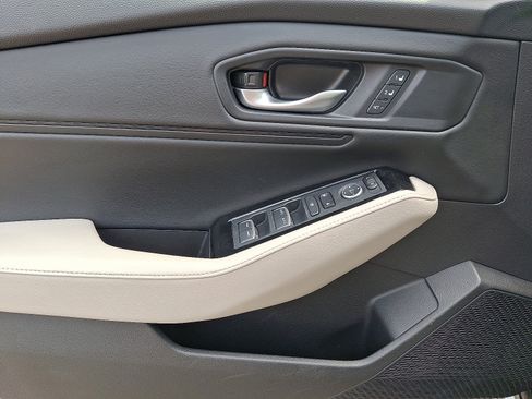 Used 2023 Honda Accord Touring image 13