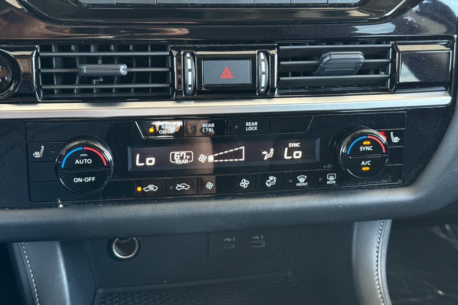 Certified 2025 Nissan Pathfinder SV FWD image 28