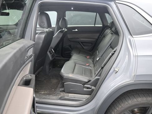 Used 2022 Volkswagen Atlas Cross Sport SEL R-Line AWD/4WD image 17