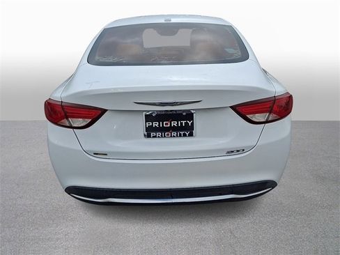 Used 2015 Chrysler 200 Limited w/ Convenience Group image 5