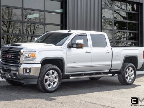 Used 2018 GMC Sierra 2500 SLT w/ Duramax Plus Package image 2