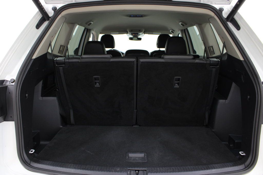 Used 2025 Volkswagen Atlas SE AWD/4WD image 29