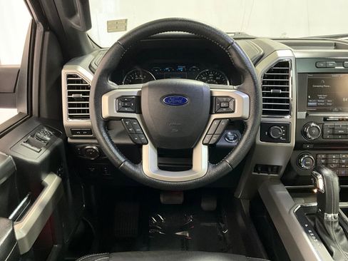 Used 2015 Ford F150 Lariat image 7
