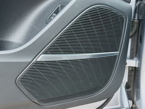 Used 2019 Audi Q8 Premium Plus image 23