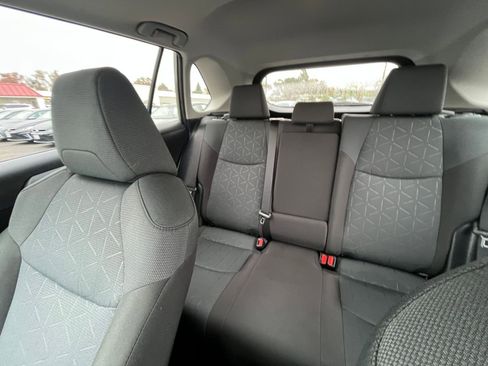 Used 2025 Toyota RAV4 XLE image 40