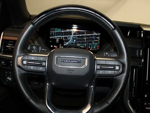 Used 2025 GMC Yukon Denali w/ Advanced Technology Package image 30