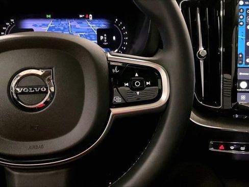 Certified 2025 Volvo XC60 B5 Ultra w/ Protection Package Premier AWD/4WD image 22