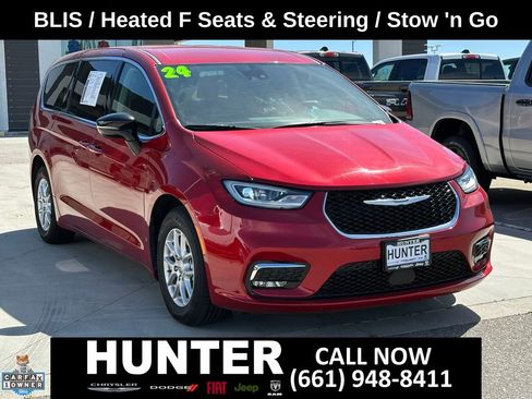 Used 2024 Chrysler Pacifica Touring-L FWD image 39