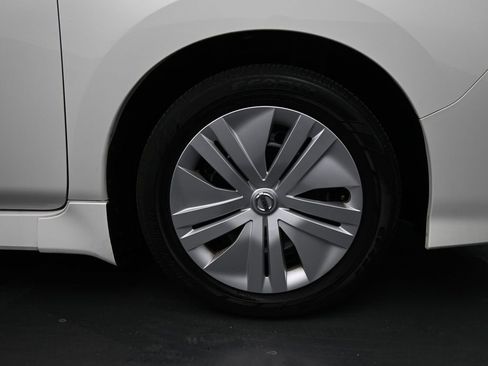 Used 2022 Nissan Leaf S image 10