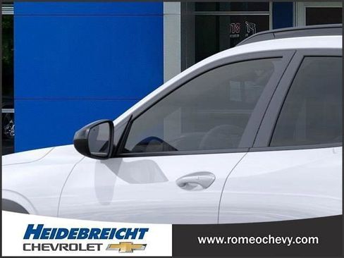 New 2025 Chevrolet Trax RS w/ Sunroof Package image 13