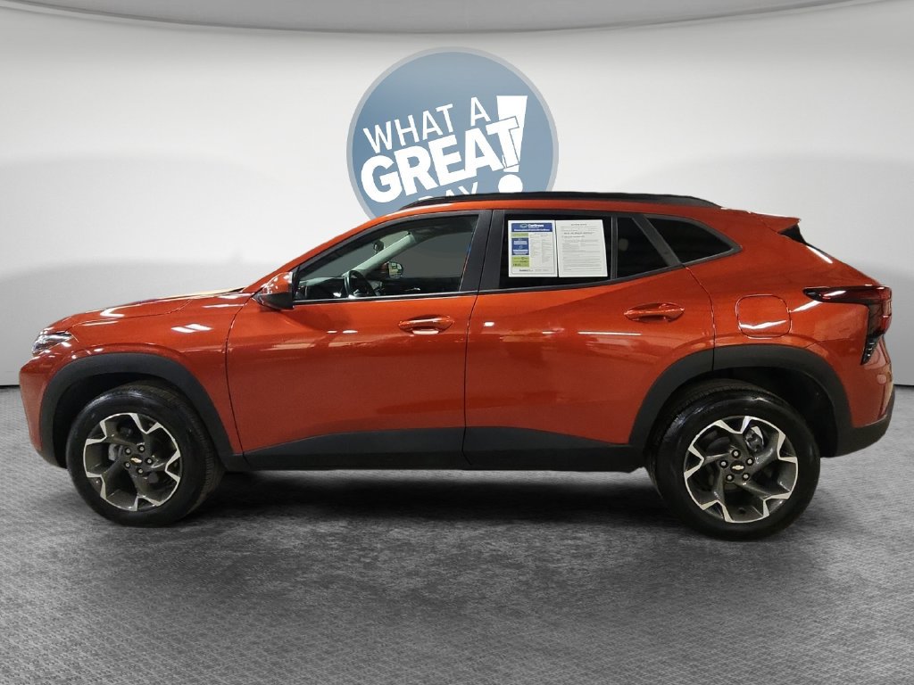 Used 2024 Chevrolet Trax LT w/ Driver Confidence Package FWD image 8