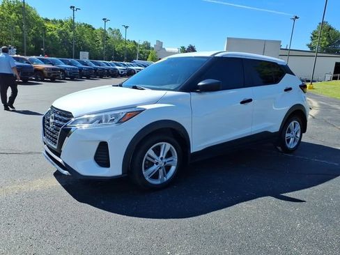 Used 2024 Nissan Kicks S FWD image 3
