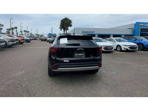 Certified 2025 Chevrolet Trax LT w/ Driver Confidence Package FWD image 7