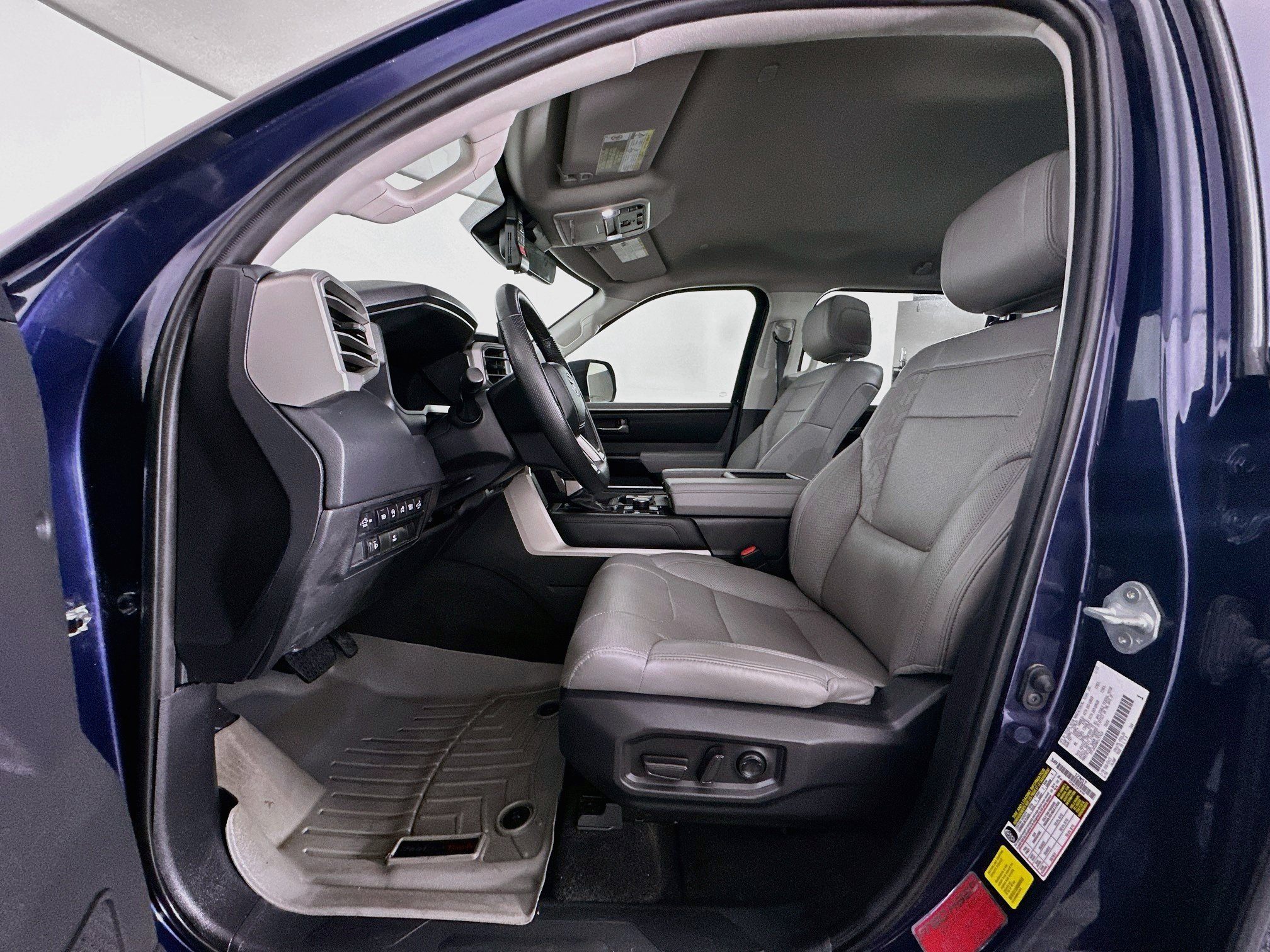 Used 2024 Toyota Tundra Limited w/ Power Package AWD/4WD image 13