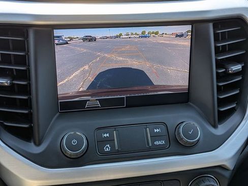 Used 2023 GMC Acadia SLE w/ Driver Convenience Package FWD image 24