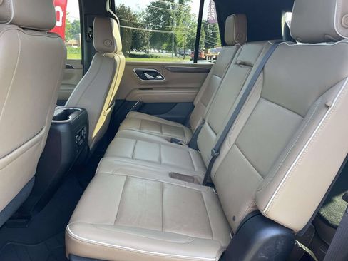 Used 2021 Chevrolet Tahoe Premier w/ Premium Package AWD/4WD image 11